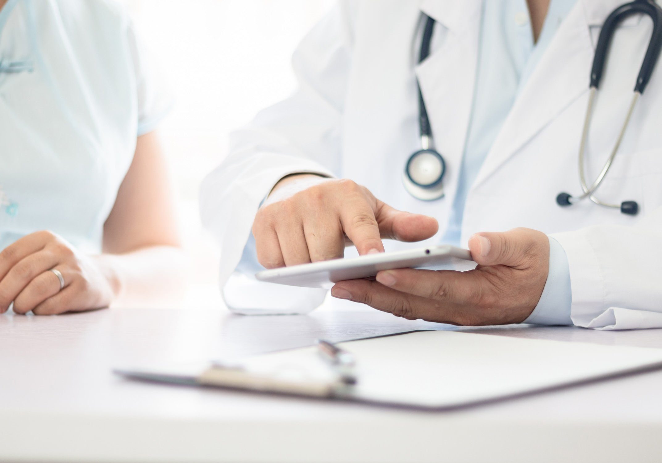 Medical+Membership+Holy+City+Med+Urgent+and+primary+care+charleston+sc+-+doctor+talking+to+patient